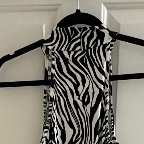 Zebra Print Mock Neck Sleeveless Top | Bold Animal Print –Size XS - Picture 4 of 4